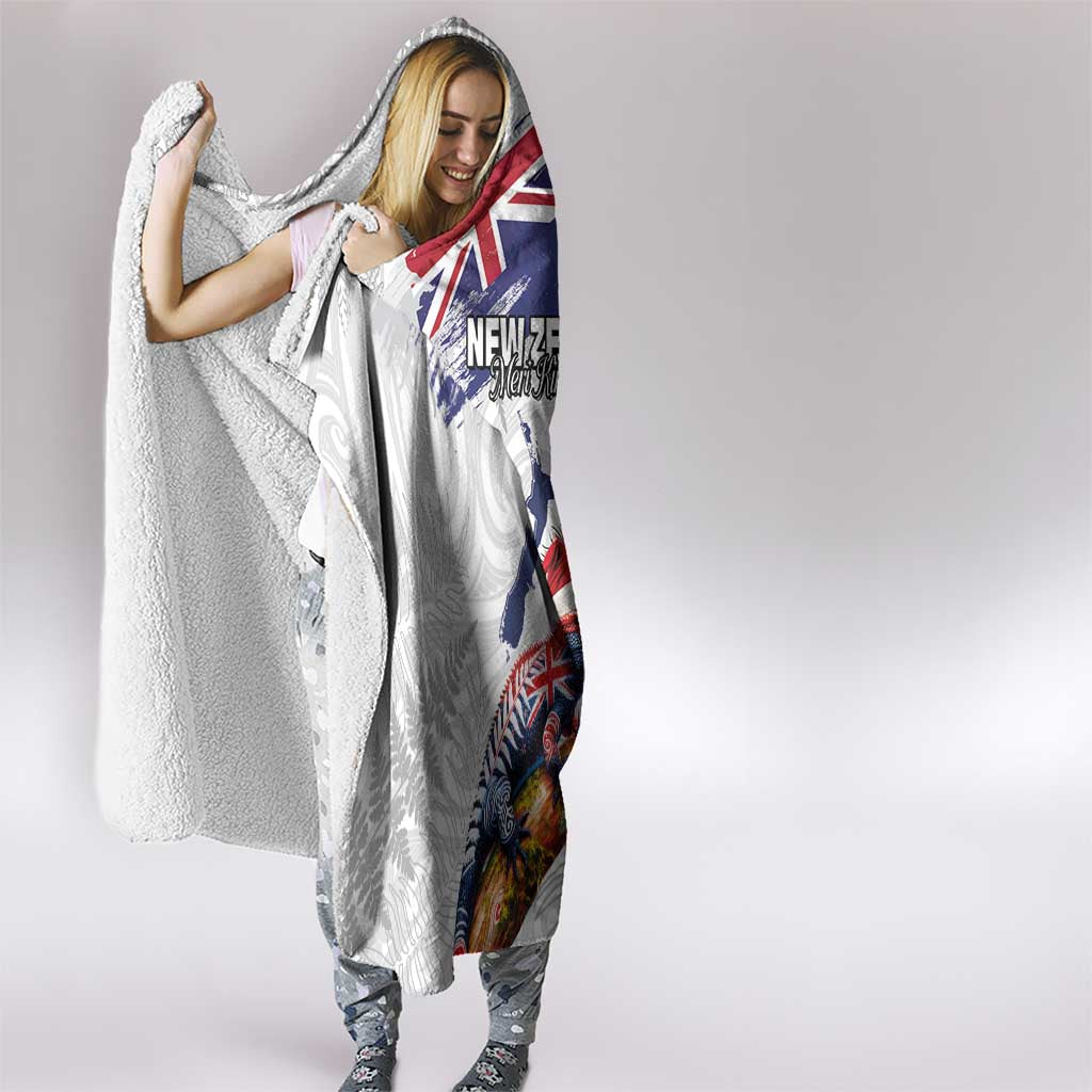 New Zealand Christmas Hooded Blanket Meri Kirihimete-Tuatara and Pohutukawa White Color LT03 - Polynesian Pride
