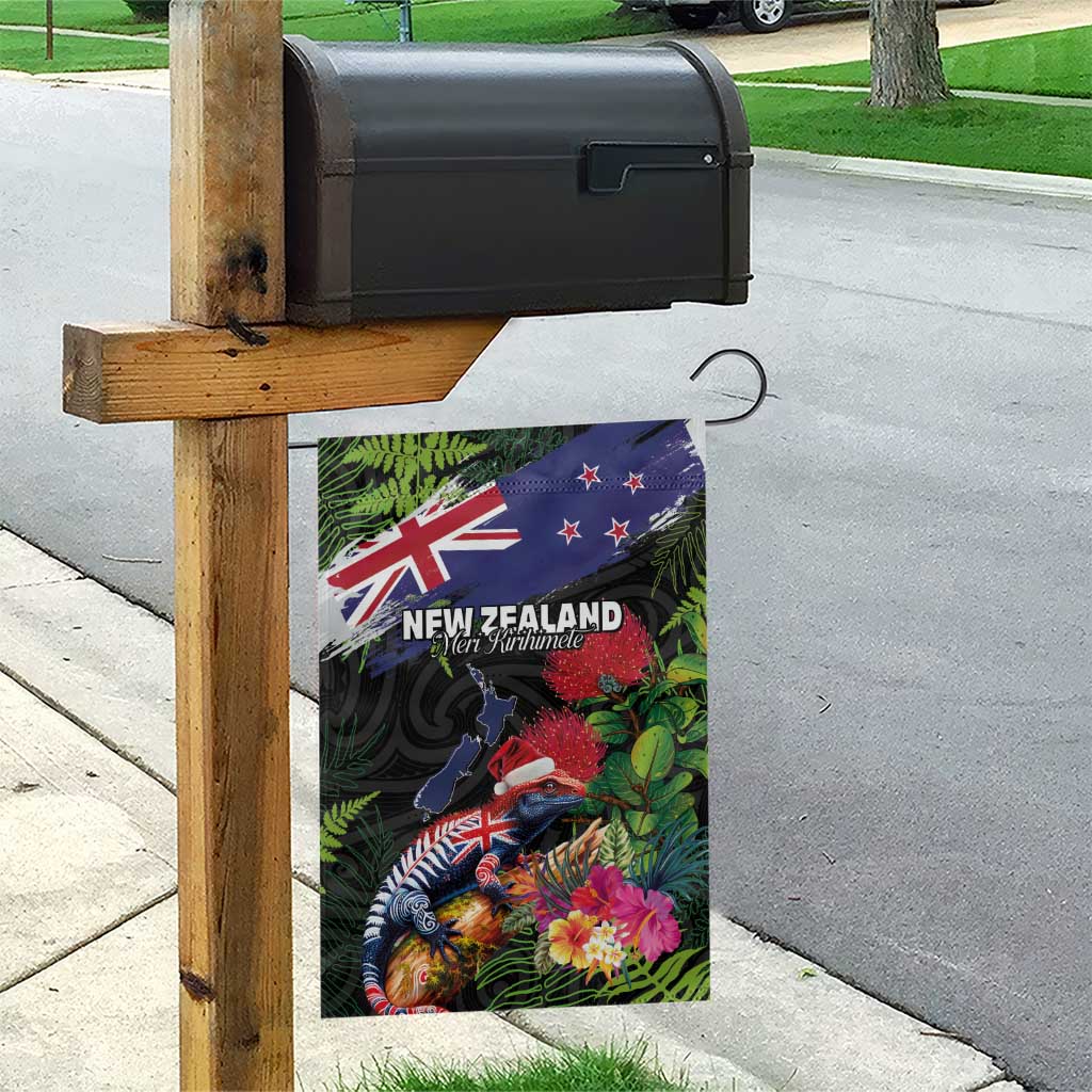 New Zealand Christmas Garden Flag Meri Kirihimete-Tuatara and Pohutukawa Black Color LT03 - Polynesian Pride