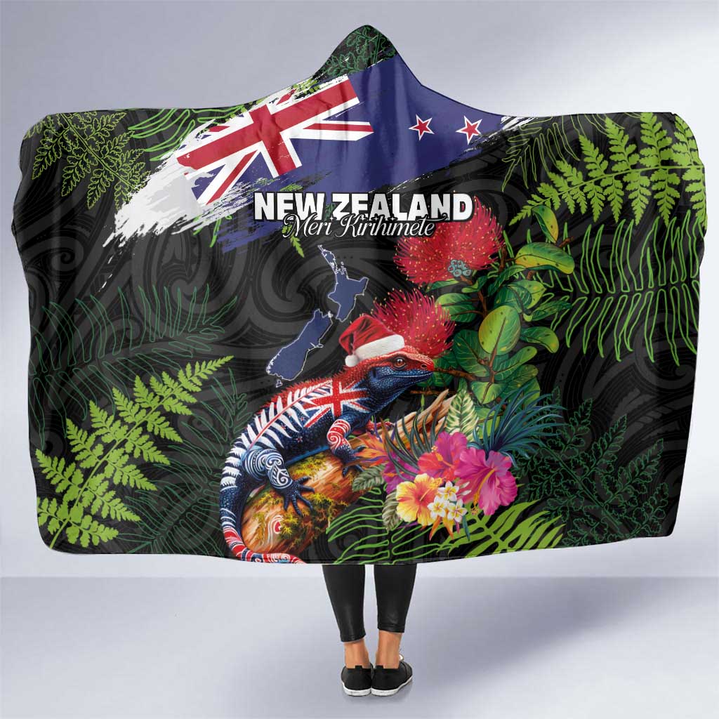 New Zealand Christmas Hooded Blanket Meri Kirihimete-Tuatara and Pohutukawa Black Color LT03 One Size Black - Polynesian Pride