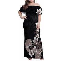 Hawaiian Plumeria and Turtle Family Matching Off Shoulder Maxi Dress and Hawaiian Shirt with Polynesian Tribal Art Pattern Grayscale Color LT03 Mom's Dress Black - Polynesian Pride