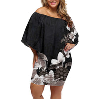 Hawaiian Plumeria and Turtle Family Matching Off Shoulder Short Dress and Hawaiian Shirt with Polynesian Tribal Art Pattern Grayscale Color LT03 Mom's Dress Black - Polynesian Pride