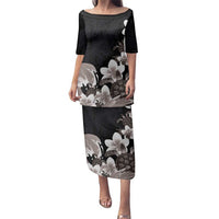 Hawaiian Plumeria and Turtle Family Matching Puletasi and Hawaiian Shirt with Polynesian Tribal Art Pattern Grayscale Color LT03 Mom's Dress Black - Polynesian Pride