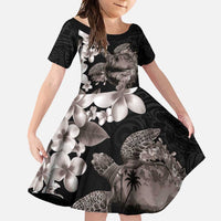 Hawaiian Lei Day Family Matching Off Shoulder Maxi Dress and Hawaiian Shirt Plumeria and Turtle with Polynesian Tribal Pattern Grayscale Color LT03 Daughter's Dress Black - Polynesian Pride