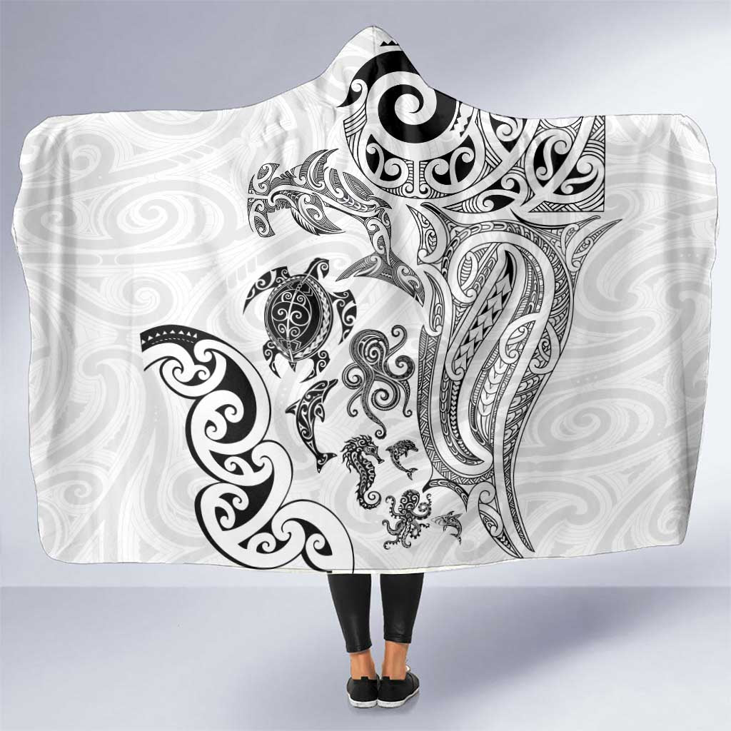 New Zealand Sea Animals with Maori Tribal Tattoo Hooded Blanket White Color LT03 One Size White - Polynesian Pride