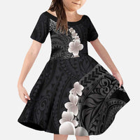 Hawaiian Tropical Plumeria Art Polynesian Tattoo Family Matching Off Shoulder Maxi Dress and Hawaiian Shirt Grayscale Color LT03 Daughter's Dress Black - Polynesian Pride
