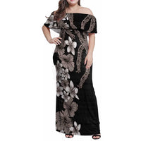 Hawaiian Tropical Flowers and Maile Pikake Family Matching Off Shoulder Maxi Dress and Hawaiian Shirt Polynesian Tribal Pattern Grayscale Mode LT03 Mom's Dress Black - Polynesian Pride