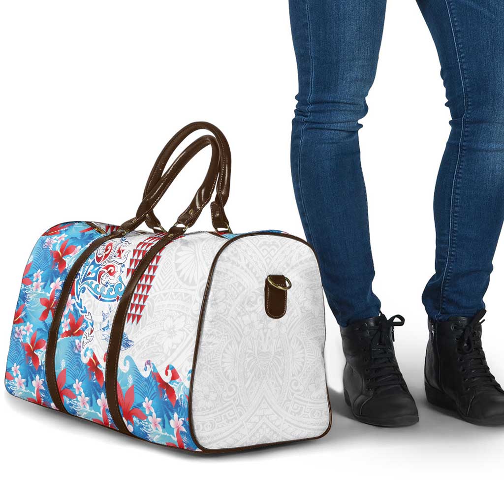 Hawaiian Tribal Manta Ray Travel Bag Kakau Tattoo and Flowers Surfing Waves Pattern Ocean Color