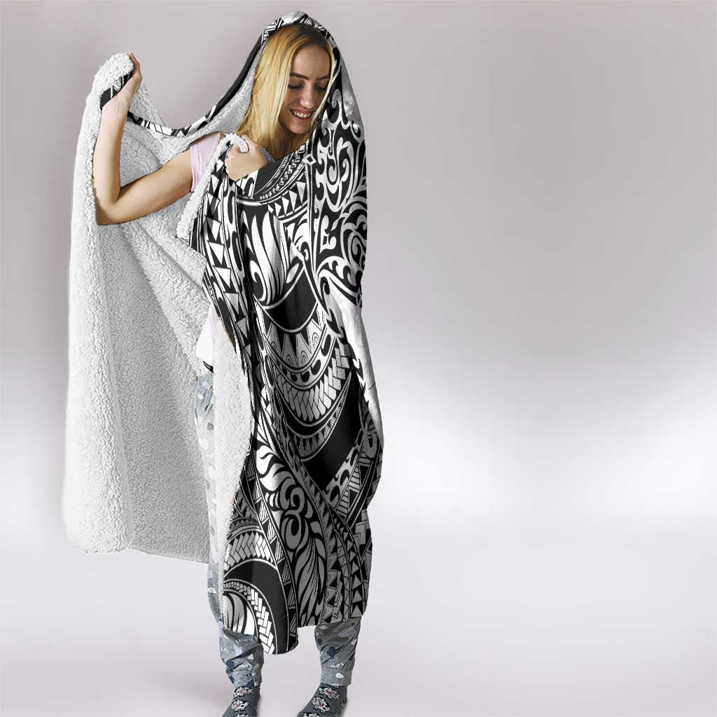 Hawaiian Tribal Manta Ray Hooded Blanket Kakau Tattoo and Polynesian Art Motif Pattern