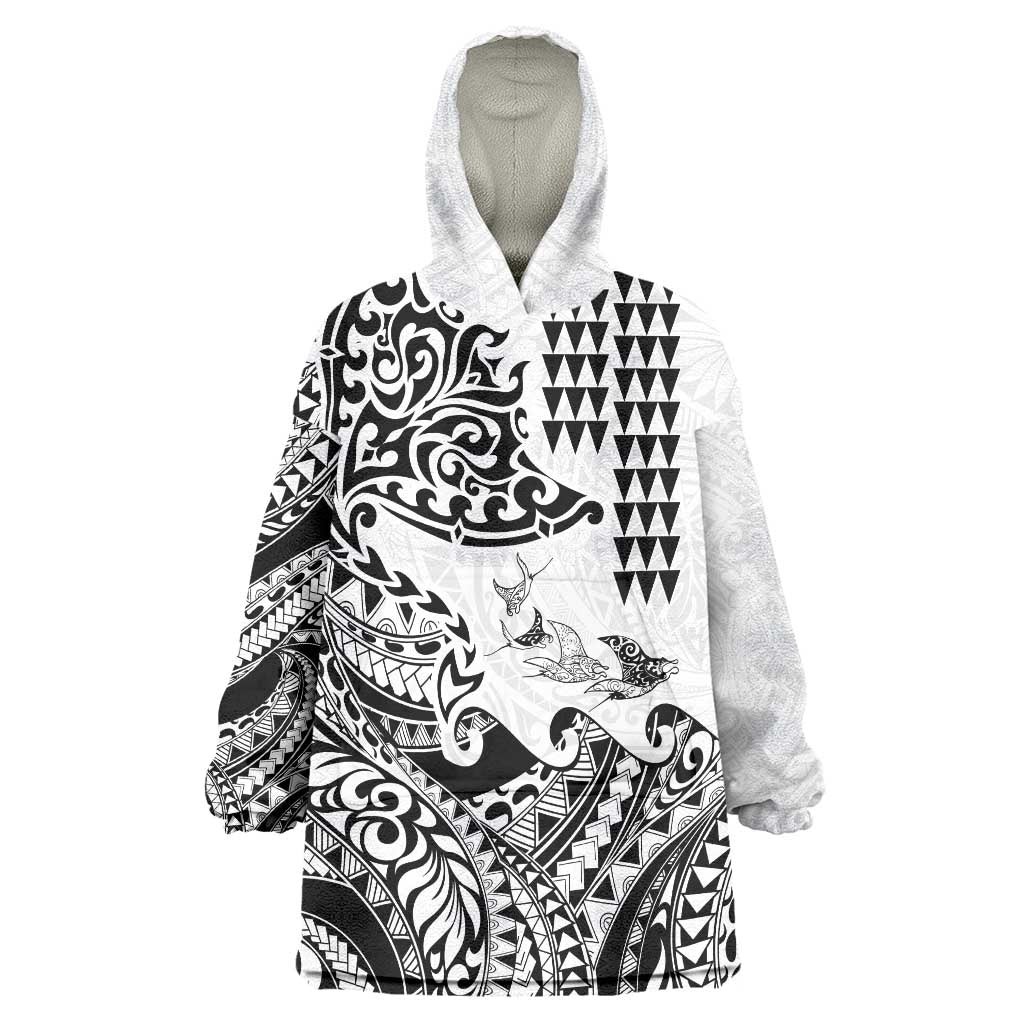 Hawaiian Tribal Manta Ray Wearable Blanket Hoodie Kakau Tattoo and Polynesian Art Motif Pattern LT03 One Size Multicolor - Polynesian Pride
