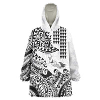 Hawaiian Tribal Manta Ray Wearable Blanket Hoodie Kakau Tattoo and Polynesian Art Motif Pattern LT03 One Size Multicolor - Polynesian Pride