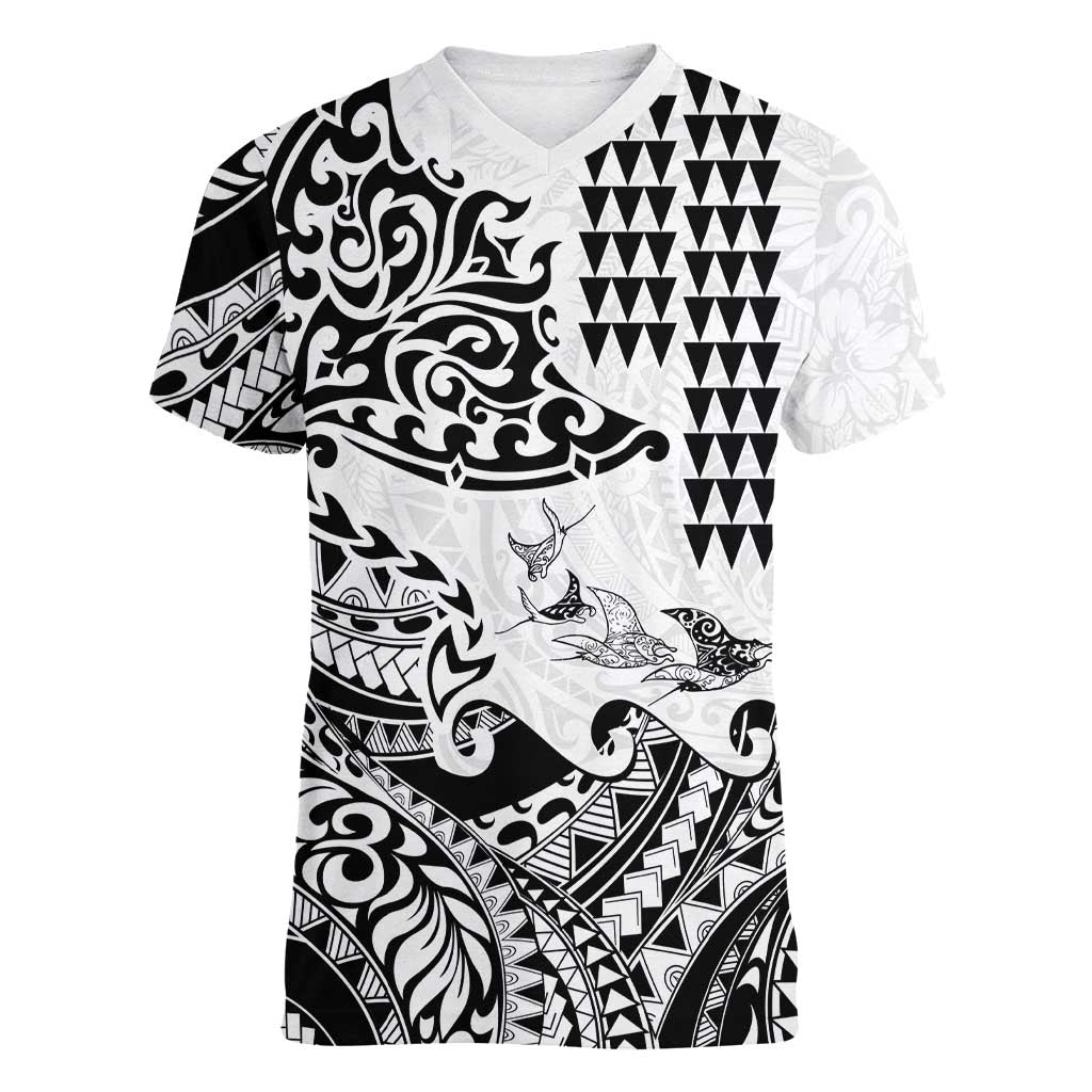 Hawaiian Tribal Manta Ray Women V-Neck T-Shirt Kakau Tattoo and Polynesian Art Motif Pattern LT03 Female Multicolor - Polynesian Pride