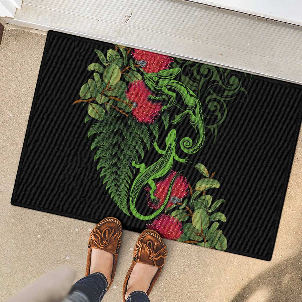 New Zealand Chameleon and Gecko Rubber Doormat Maori Silver Fern and Pohutukawa Decoration