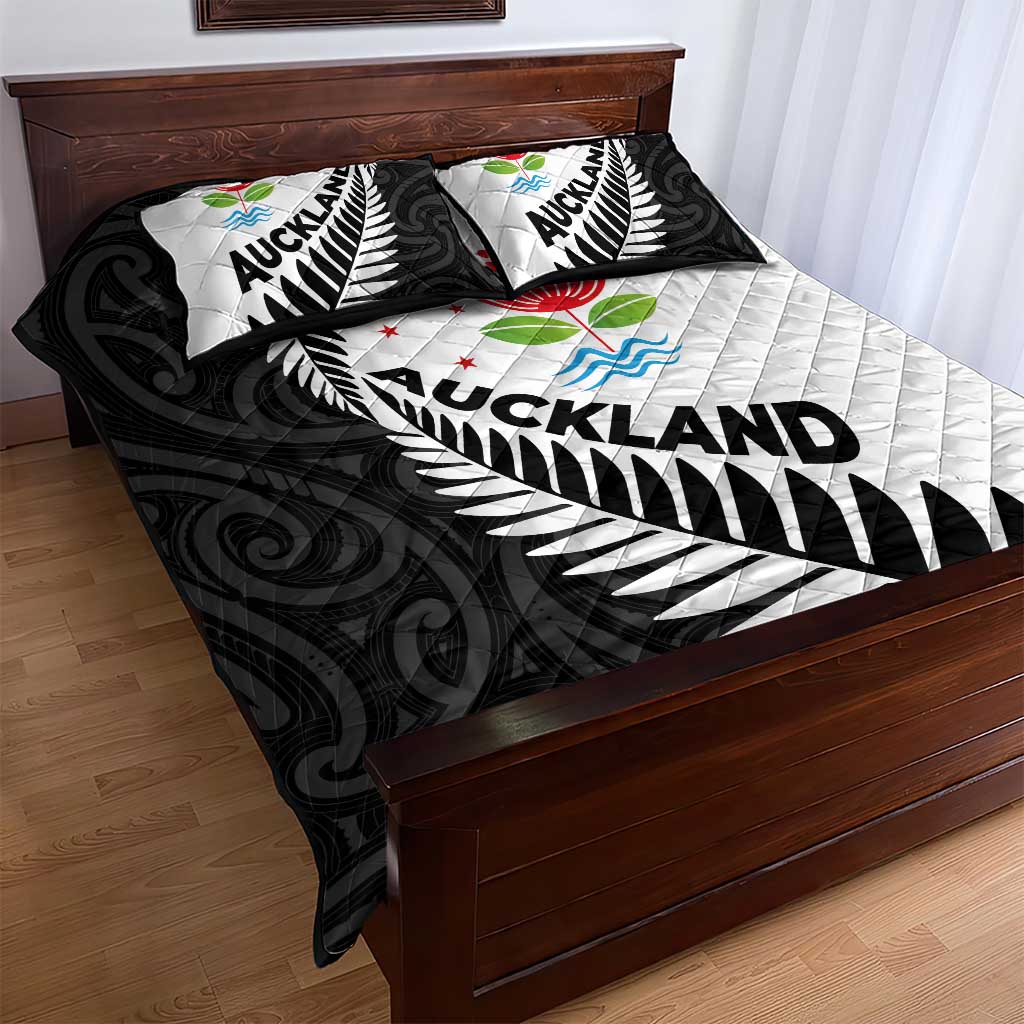 New Zealand Auckland Quilt Bed Set Auckland's Emblem and Silver Ferns - Maori Art Tattoo LT03 - Polynesian Pride
