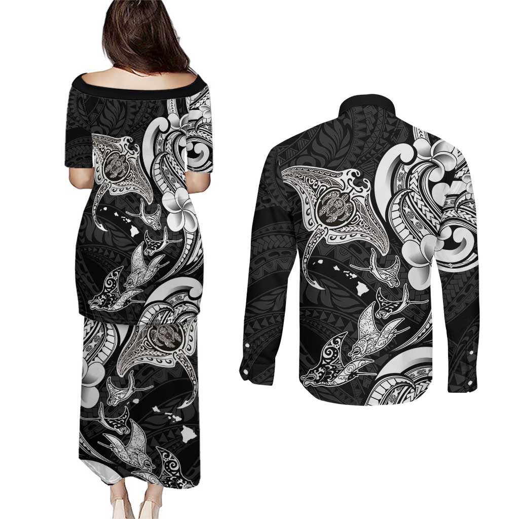 Hawaiian Manta Rays Couples Matching Puletasi and Long Sleeve Button Shirt Tribal Hibiscus Polynesian Tattoos Black Color - Polynesian Pride