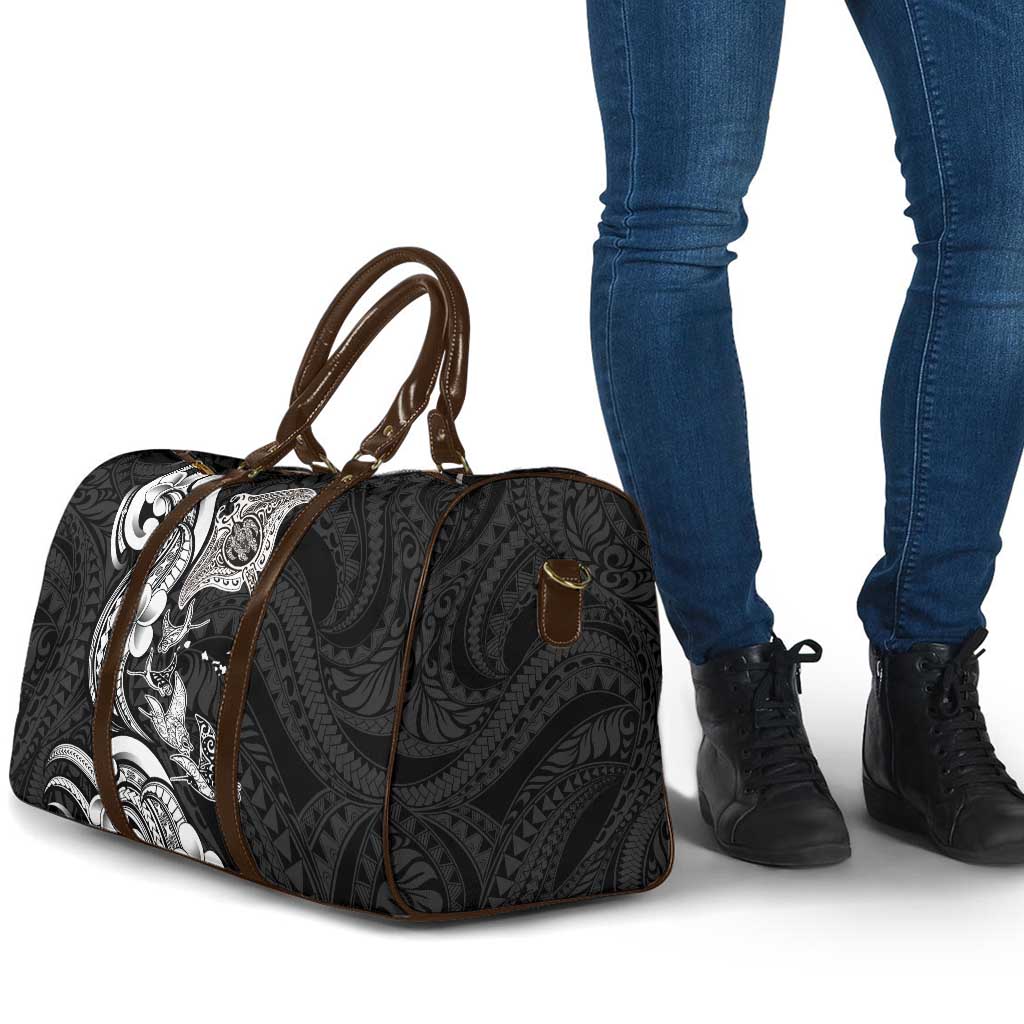 Hawaiian Manta Rays Travel Bag Tribal Hibiscus Polynesian Tattoos Black Color - Polynesian Pride