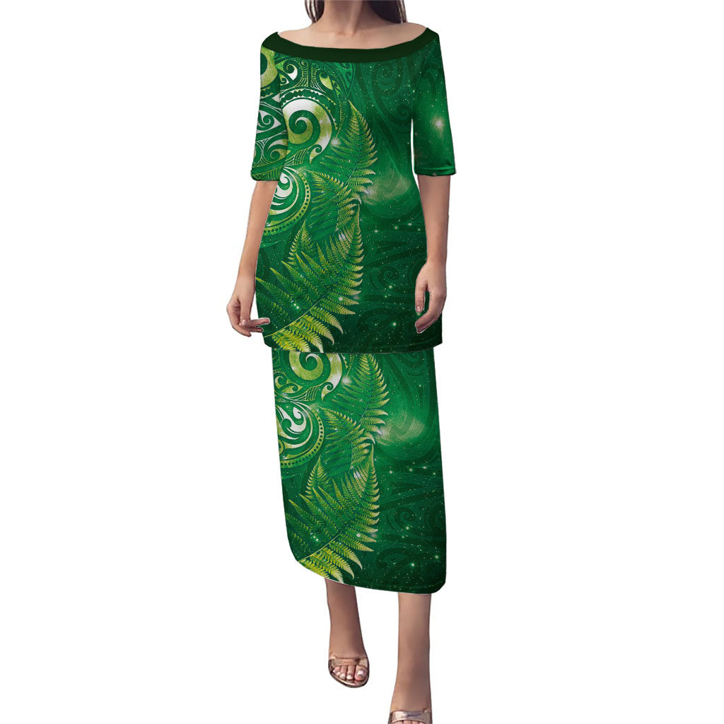 Aotearoa New Zealand New Year Family Matching Puletasi and Hawaiian Shirt Tribal Koru Tattoo Green Galaxy Maori Silver Fern LT03 Mom's Dress Green - Polynesian Pride