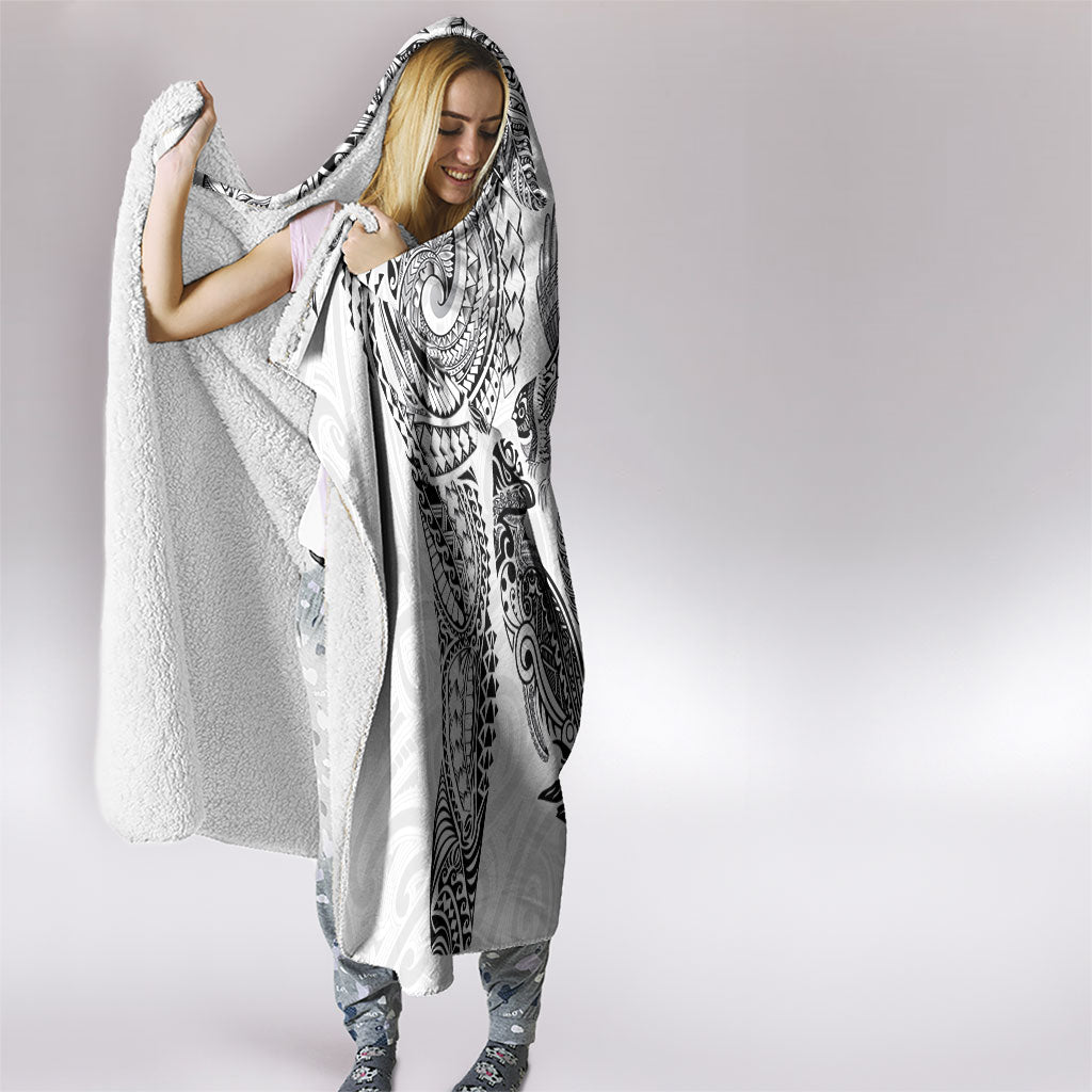 Aotearoa Moko Tribal Tattoo Hooded Blanket New Zealand Maori Penguin and Fantail White Color LT03 - Polynesian Pride