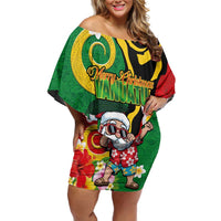 Vanuatu Christmas Family Matching Off Shoulder Short Dress and Hawaiian Shirt Funny Santa with Namele and Boar Tusk Tribal LT03 Mom's Dress Green - Polynesian Pride