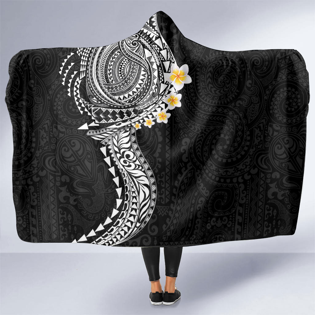Hawaiian Tribal Tattoo and Plumeria Hooded Blanket Polynesian Pattern Black Color LT03 One Size Black - Polynesian Pride