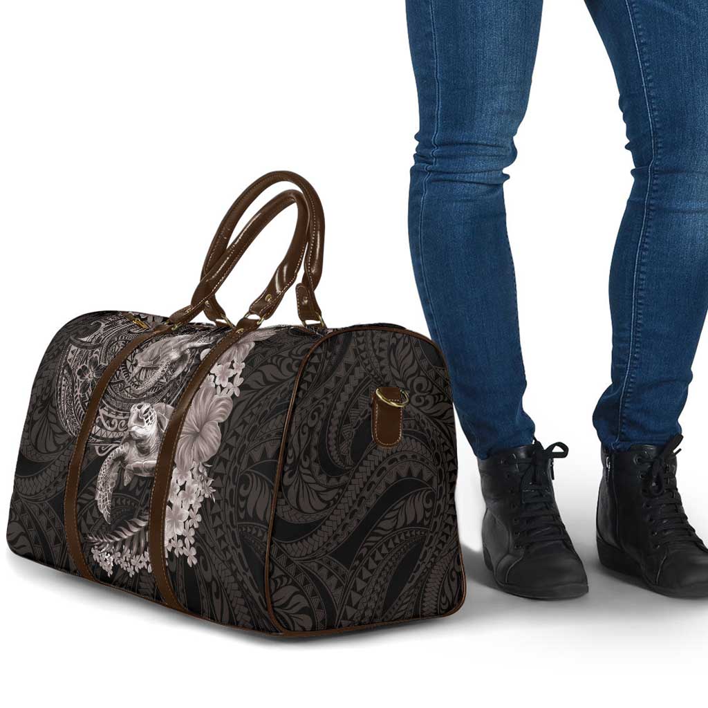 Hawaiian Plumeria and Hibiscus with Turtles Travel Bag Polynesian Art Grayscale - Polynesian Pride