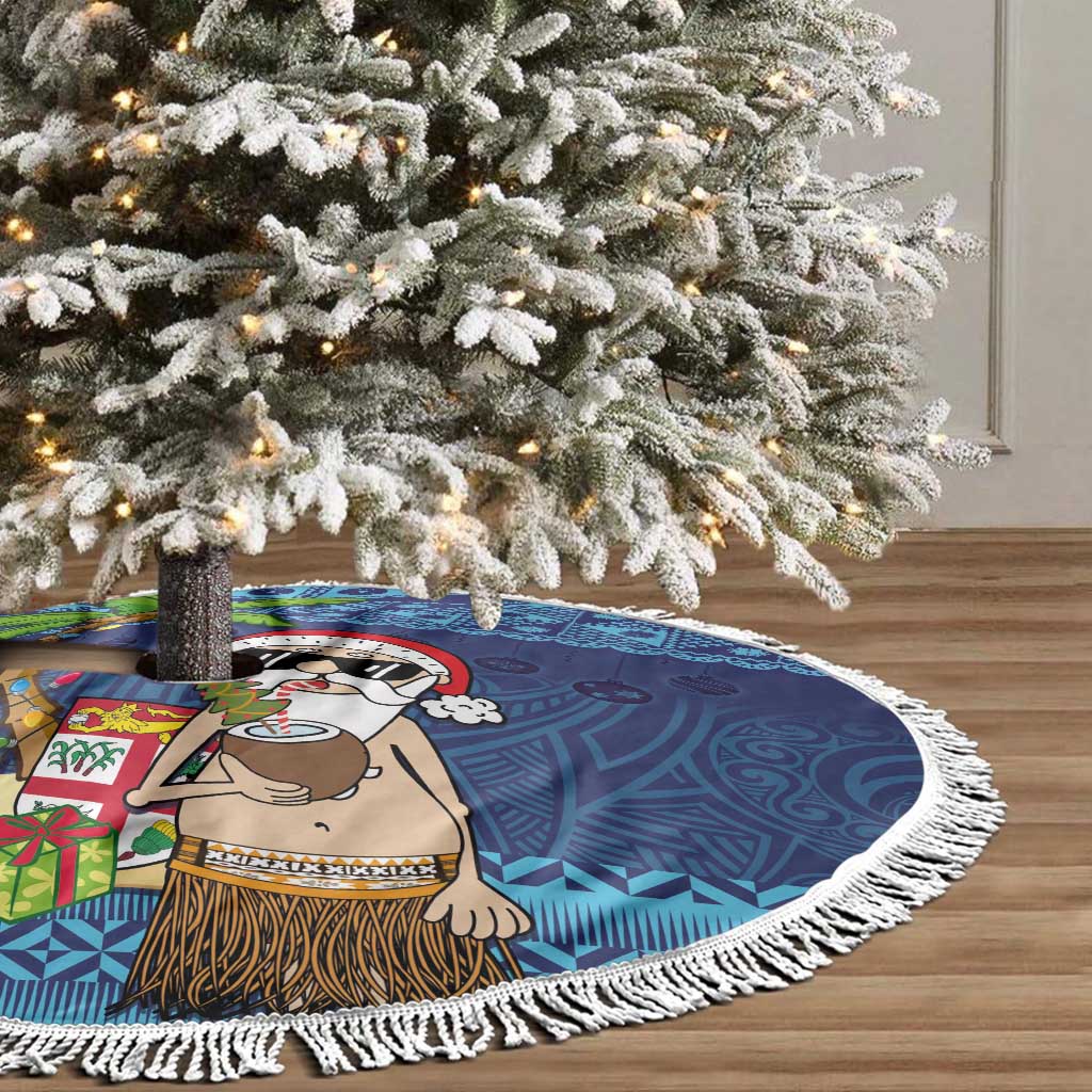 The Funny Santa Wears Sulu Christmas Tree Skirt Fijian Christmas Palm Tree With Masi Art Tattoo LT03 - Polynesian Pride