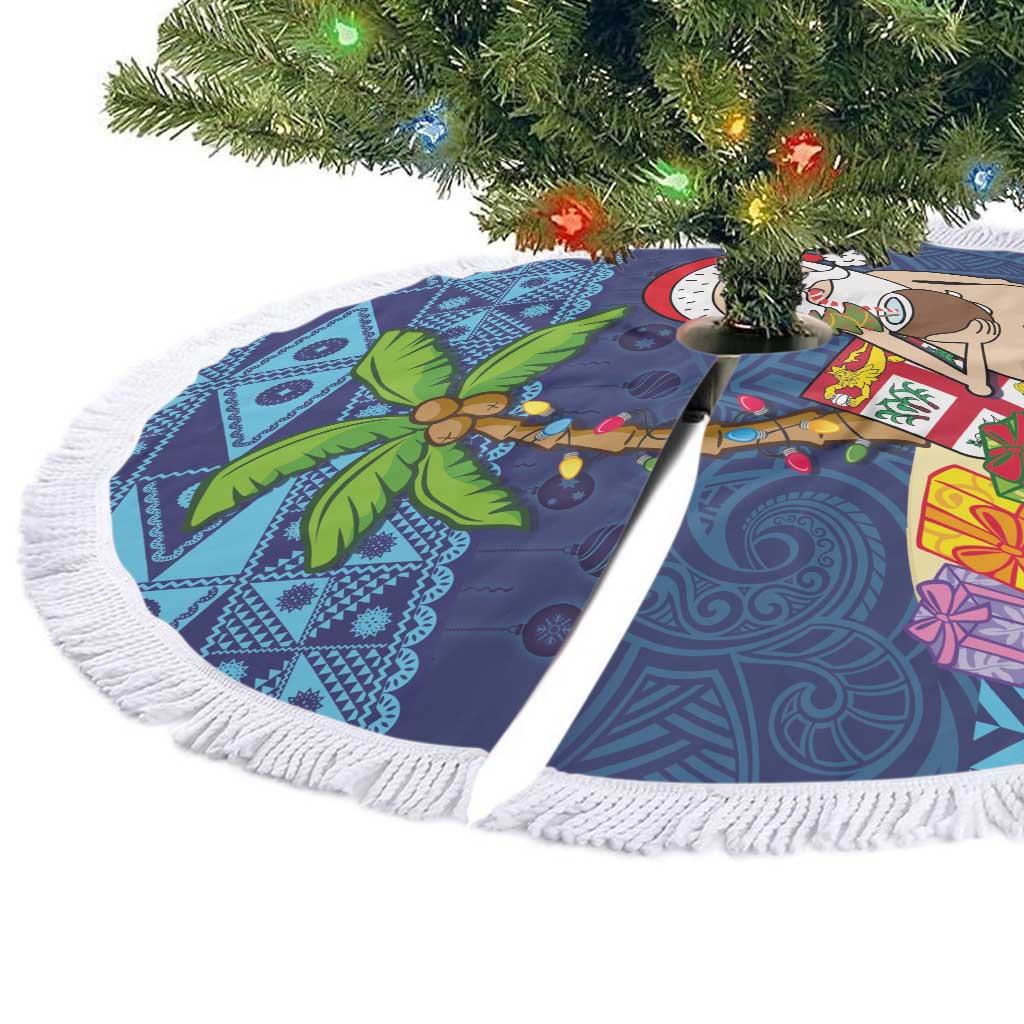 The Funny Santa Wears Sulu Christmas Tree Skirt Fijian Christmas Palm Tree With Masi Art Tattoo LT03 - Polynesian Pride