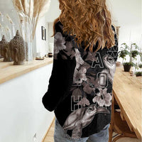 Hawaii Aloha Turtle Hibiscus and Leaves Women Casual Shirt with Polynesian and Kakau Tattoos Black Color LT03 - Polynesian Pride