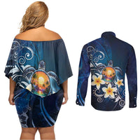 Hawaii Honu Couples Matching Off Shoulder Short Dress and Long Sleeve Button Shirt Polynesian Curves Plumeria - Polynesian Pride