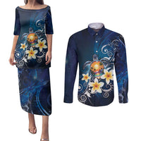 Hawaii Honu Couples Matching Puletasi and Long Sleeve Button Shirt Polynesian Curves Plumeria - Polynesian Pride