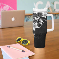Hawaii Honu Tumbler With Handle Polynesian Curves Plumeria Grayscale - Polynesian Pride