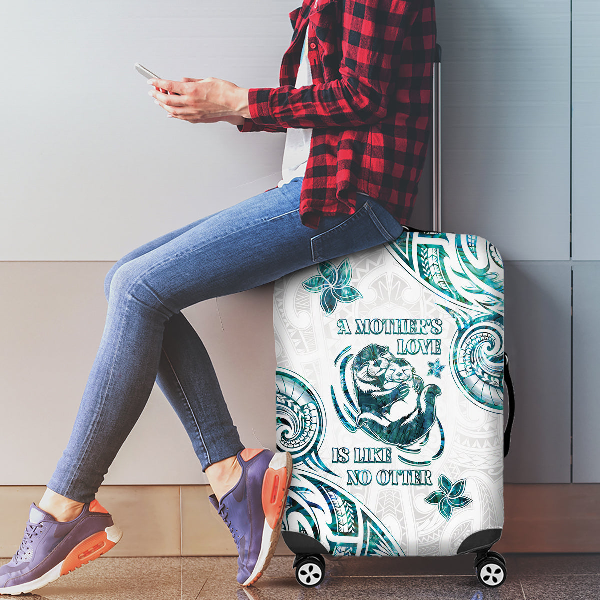 New Zealand Aotearoa Hari Ra Mama Luggage Cover A Mother's Love Is Like No Otter