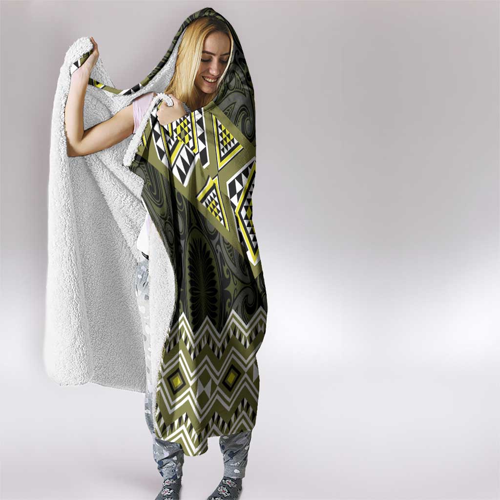 New Zealand Aotearoa Hooded Blanket Yellow Taniko Art Maori Pattern