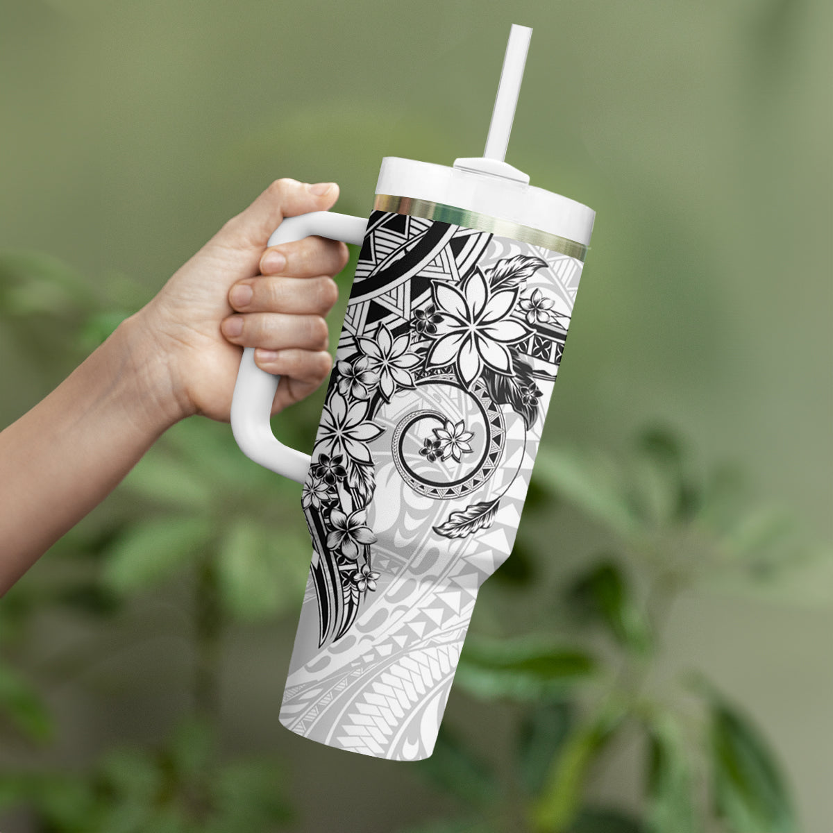 White Polynesian Pattern With Plumeria Flowers Tumbler With Handle