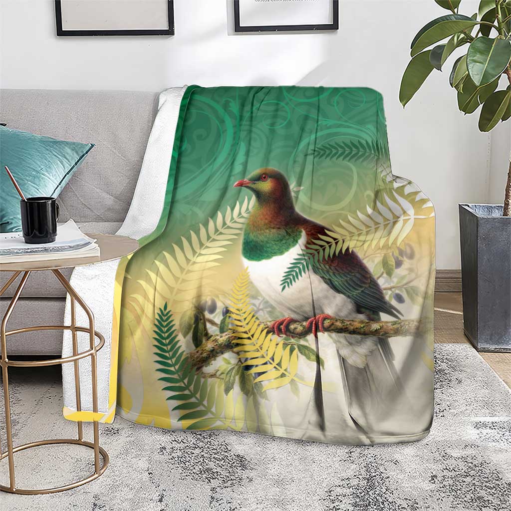 New Zealand Pigeon Kereru Blanket Maori Fern Art Green Gradient - Polynesian Pride