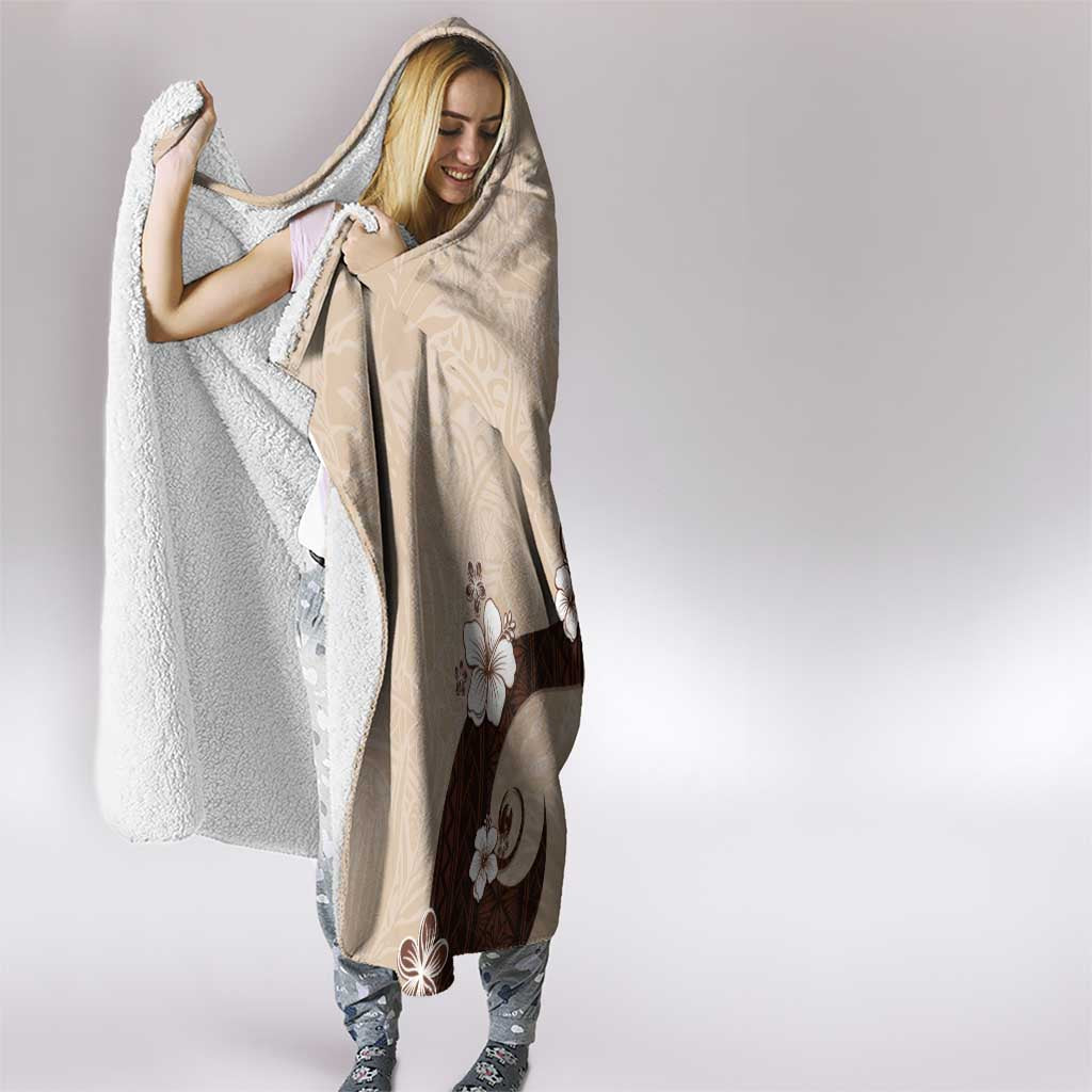 Polynesia Hibiscus Hooded Blanket Cameo Curve Motif - Polynesian Pride