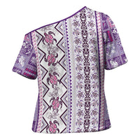 Hawaii Makahiki Turtle Cross Shoulder Shirt Violet Tapa Pattern - Polynesian Pride