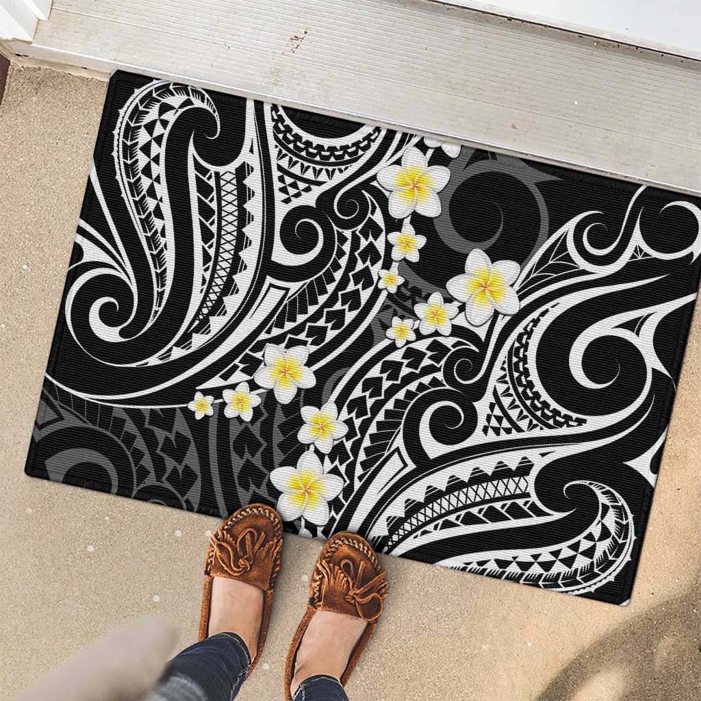 Plumeria With Black Polynesian Tattoo Pattern Rubber Doormat