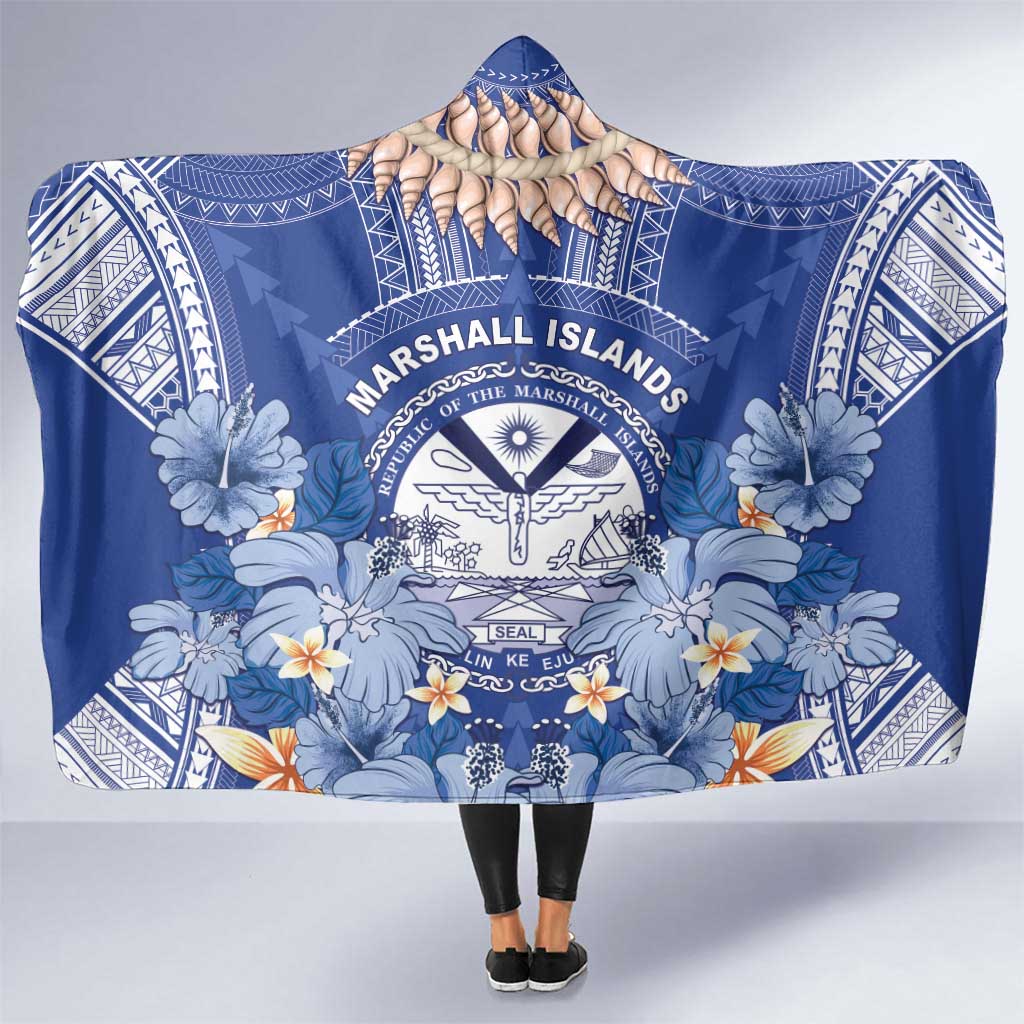 Marshall Islands Jemenei Day Hooded Blanket Polynesian Tribal Tattoo Seashell Necklace LT05 One Size Blue - Polynesian Pride