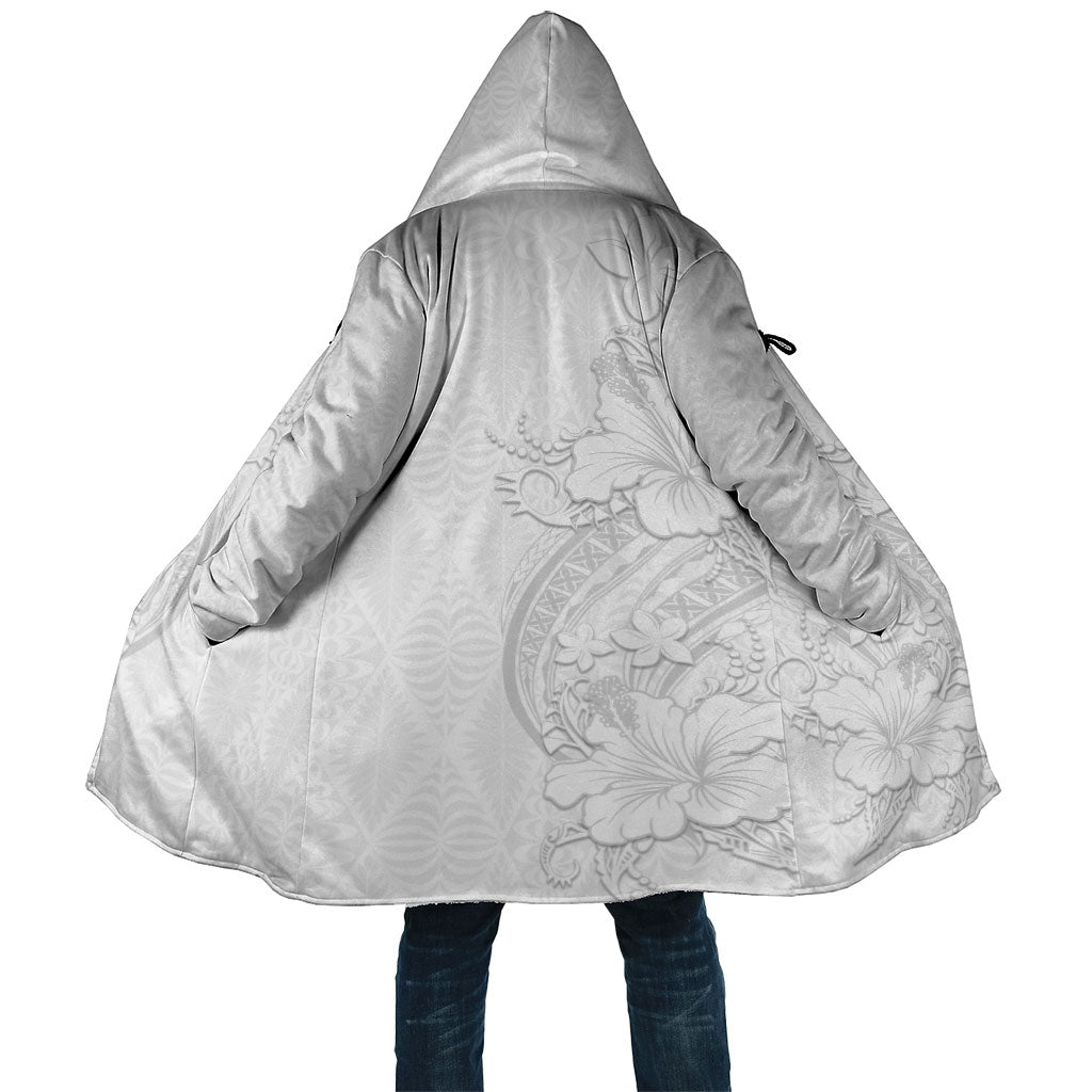 Tokelau White Sunday Cloak Elegant Hibiscus Polynesian Tribal Pattern