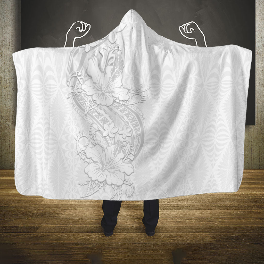 Tokelau White Sunday Hooded Blanket Elegant Hibiscus Polynesian Tribal Pattern