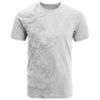 Tokelau White Sunday T Shirt Elegant Hibiscus Polynesian Tribal Pattern