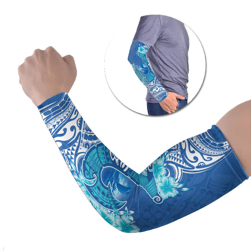Hawaii Discoverers Day Arm Sleeves Polynesian Fish Hook With Hibiscus Blue LT05 Set of 2 Blue - Polynesian Pride