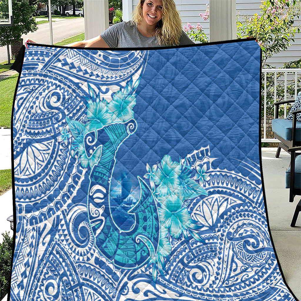 Hawaii Discoverers Day Quilt Polynesian Fish Hook With Hibiscus Blue LT05 Blue - Polynesian Pride