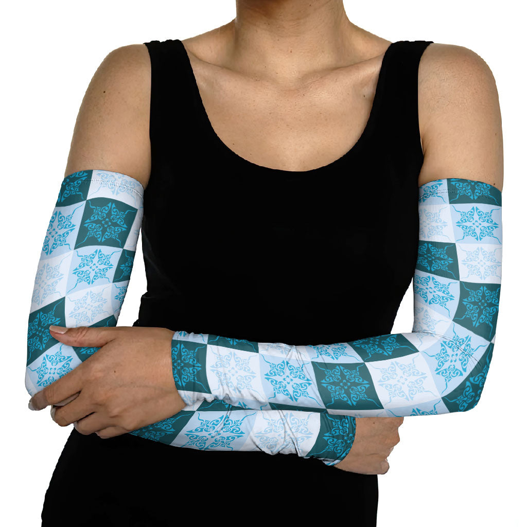 Cyan Manta Ray Hawaiian Quilt Motif Arm Sleeves