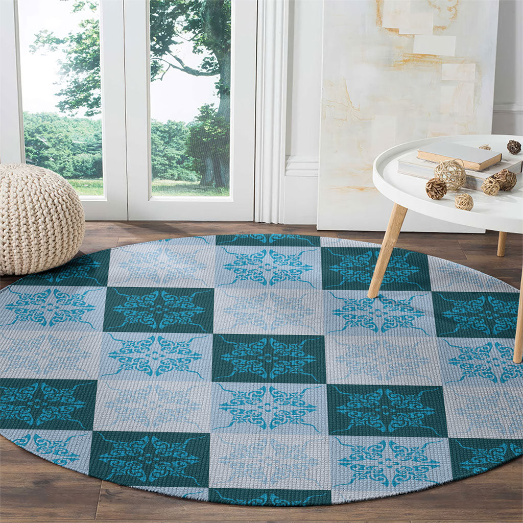 Cyan Manta Ray Hawaiian Quilt Motif Round Carpet