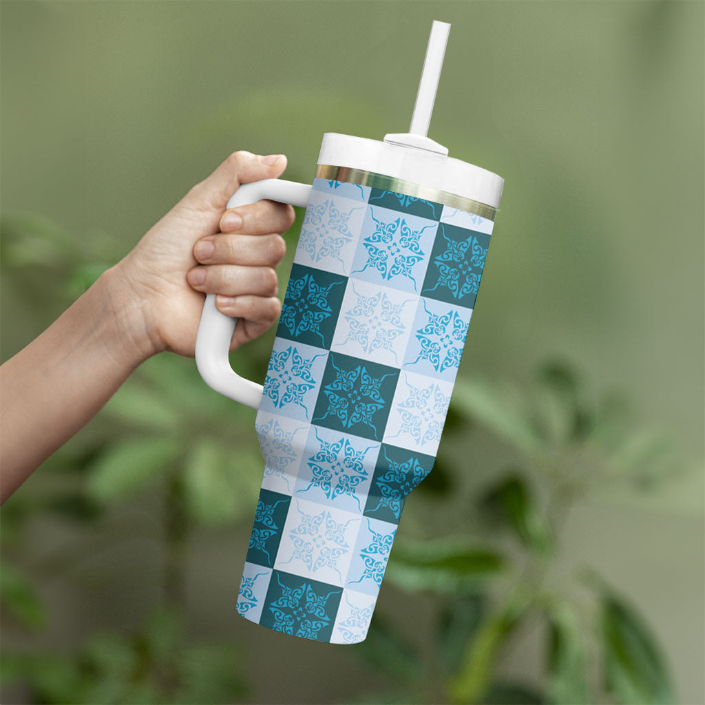 Cyan Manta Ray Hawaiian Quilt Motif Tumbler With Handle