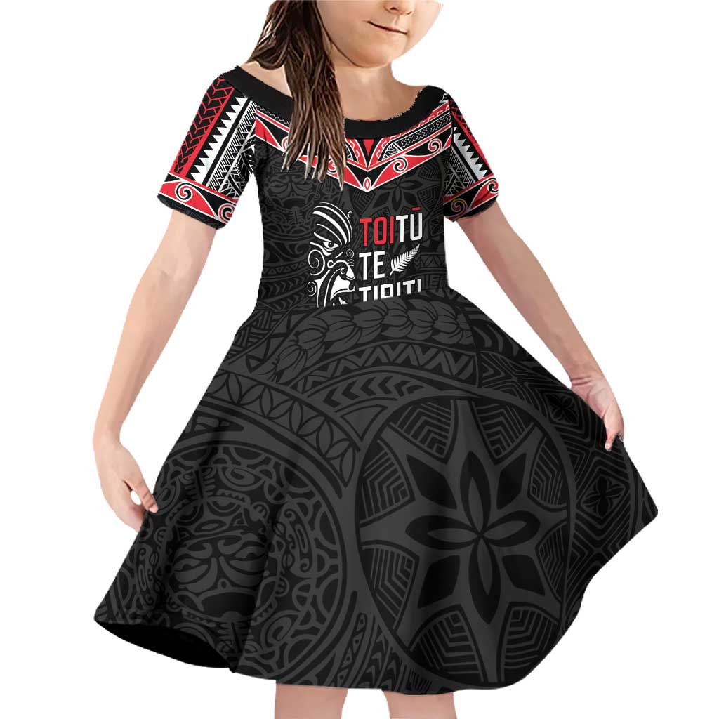 Aotearoa Toitu Te Tiriti Family Matching Off Shoulder Short Dress and Hawaiian Shirt New Zealand Honour The Treaty LT05 Daughter's Dress Black - Polynesian Pride
