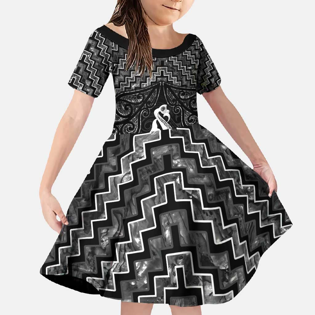 New Zealand Maori Family Matching Off Shoulder Maxi Dress and Hawaiian Shirt Poutama Manaia Black Paua Shell LT05 Daughter's Dress Black - Polynesian Pride