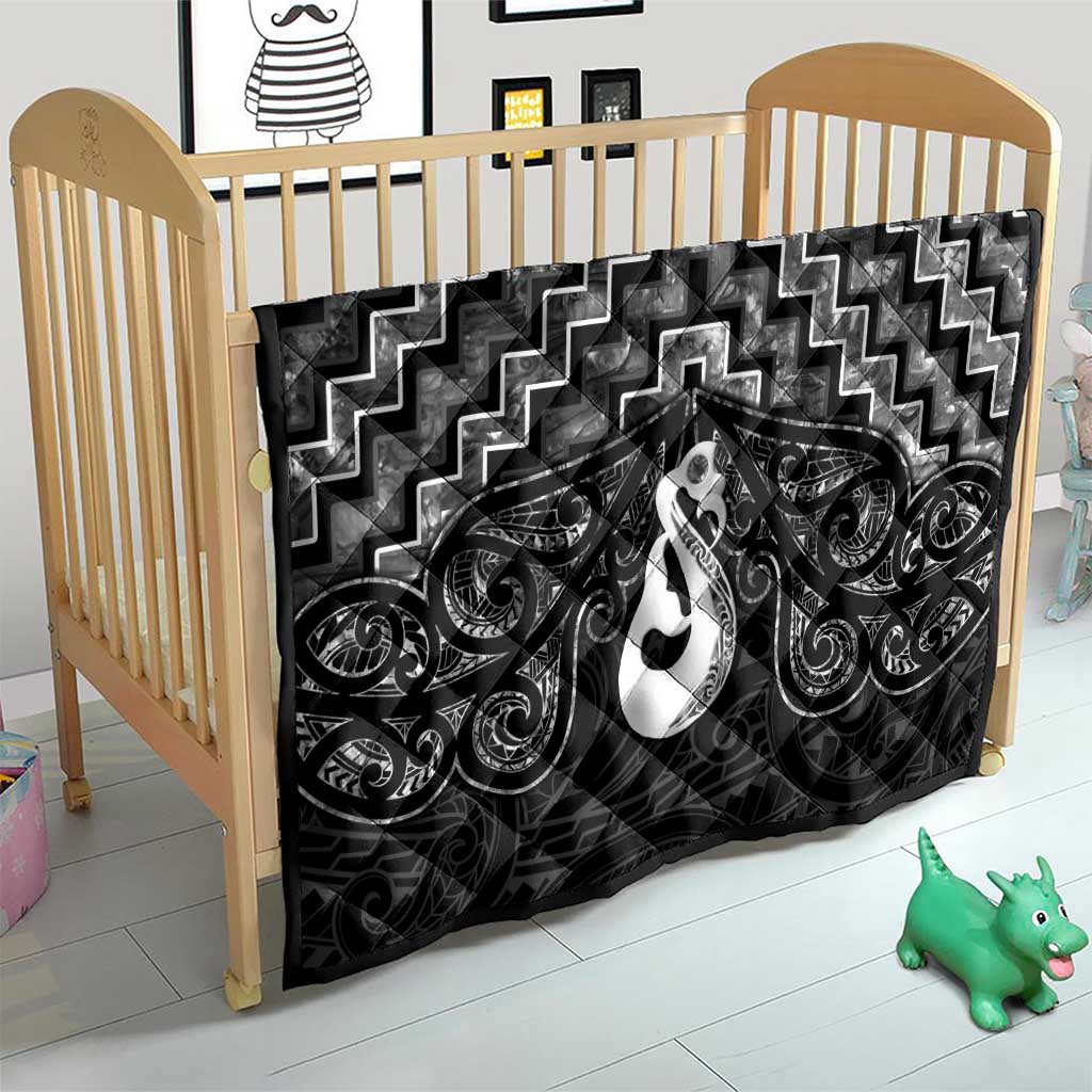New Zealand Maori Quilt Poutama Manaia Black Paua Shell
