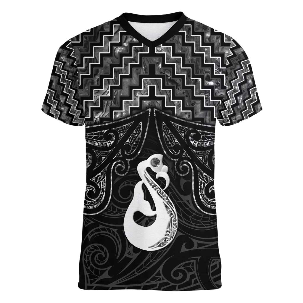 New Zealand Maori Women V-Neck T-Shirt Poutama Manaia Black Paua Shell